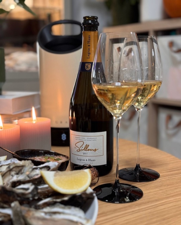 Vorgestern gab’s nochmal 30 Fin de Claire Austern – frischer als frisch von @sofisch_graz , am selben Tag geöffnet. Schön fleischig, glasklar, mit…