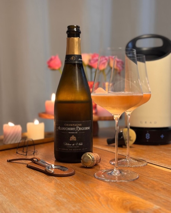 Hinter jeder Flasche @champagnealloucherydeguerne steckt nicht nur Handwerk, sondern die Geschichte mehrerer Generationen, die ihr Erbe in Chamery…