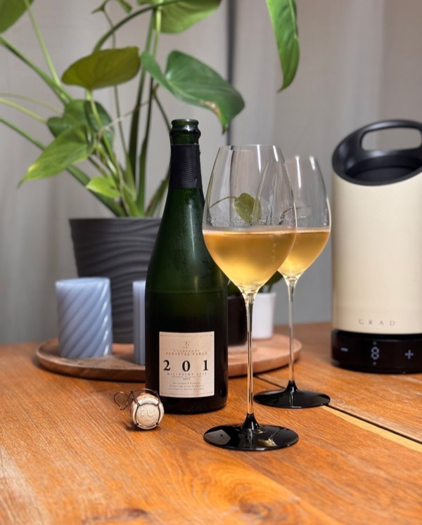 Ein Abend mit einer Flasche, die man sich merkt: @persevalfarge – Cuvée 201 Millésime 2009.

Schon beim Einschenken merkt man, dass hier Substanz im…