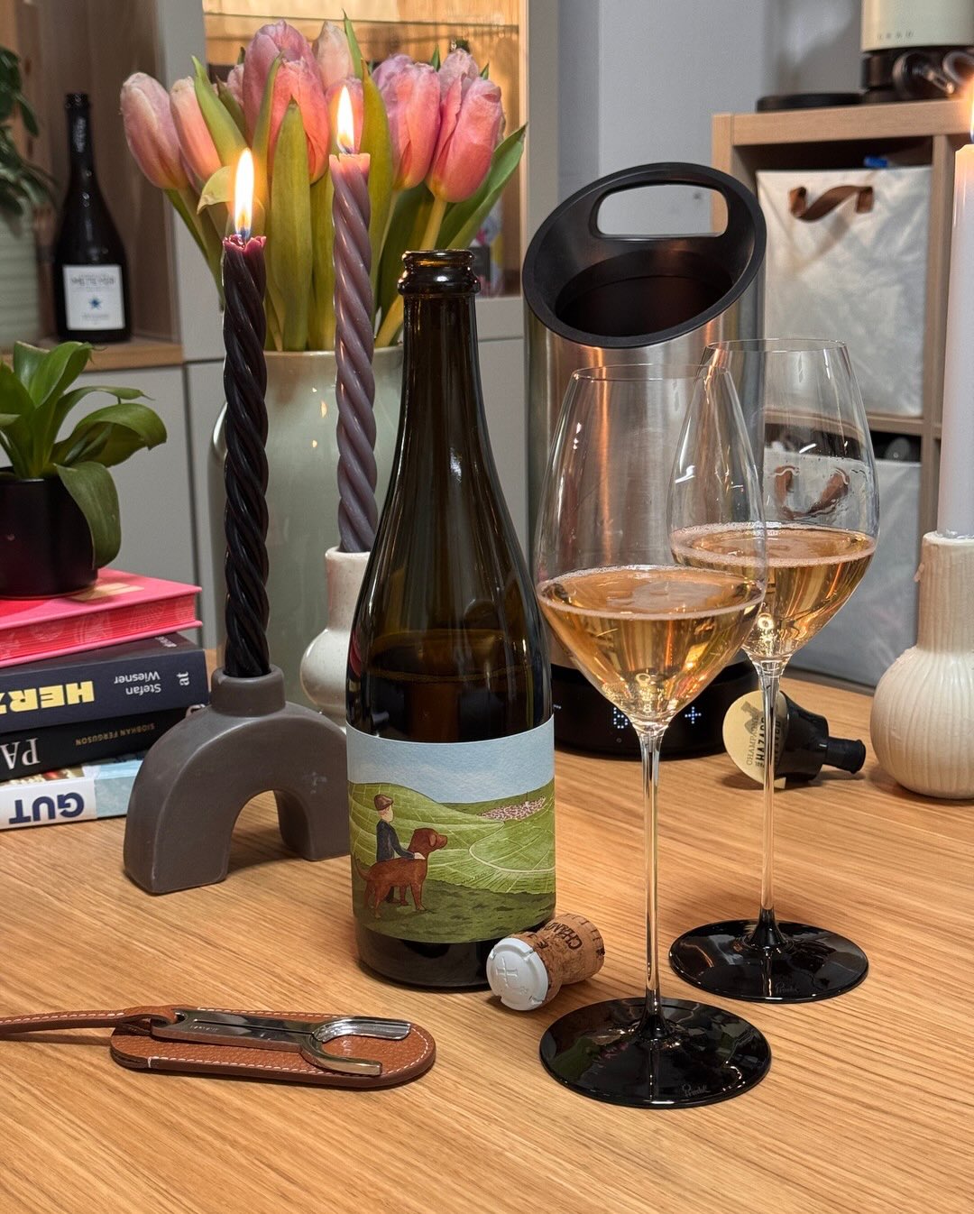 Heute mal etwas ganz Besonderes: Ein Champagner, der komplett ohne chemische Zusätze auskommt. Nicht das ich solche Flaschen hier nicht schon öfter…