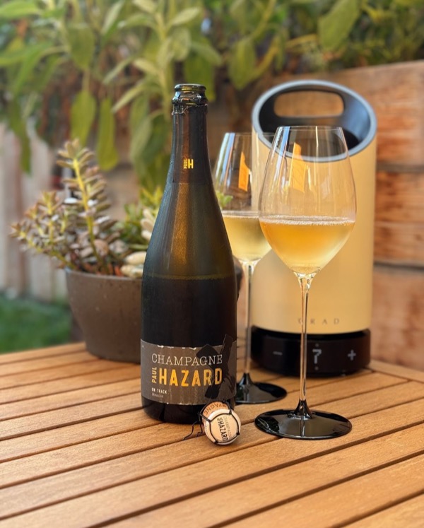 🍾 @champagnepaulhazard – On Track – Meunier 
100 % Meunier | Vallée de la Marne | Dosage: 10 g/l

Ich hatte eigentlich nur „ein Glas in der Sonne“…