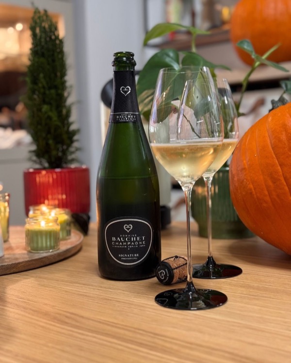 Gestern erreichte mich ein tolles Paket von @domainebauchet – und ich wollte direkt die erste Flasche öffnen, um zu sehen, was das Haus ausmacht.…