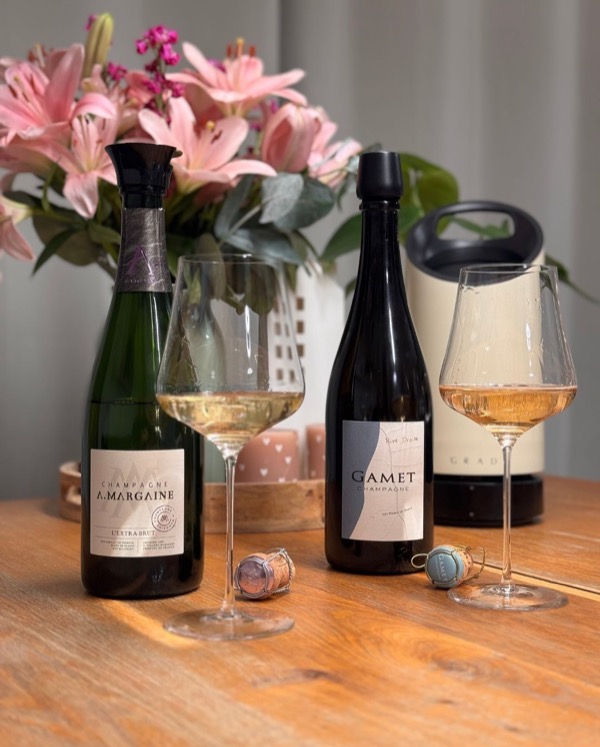 Manchmal ist es spannend, zwei Welten direkt nebeneinander zu erleben – ganz ohne Filter, ganz ohne Show. Vorgestern Abend, bei der…