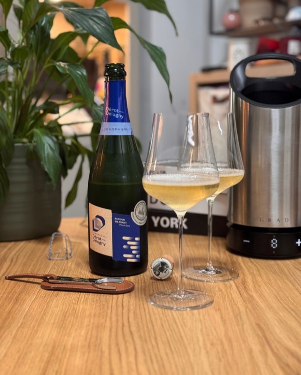 Vergesst alles, was ihr über die klassischen Rebsorten der Champagne wisst. Heute wird es exotisch, würzig und fast schon ein wenig mystisch mit dem…