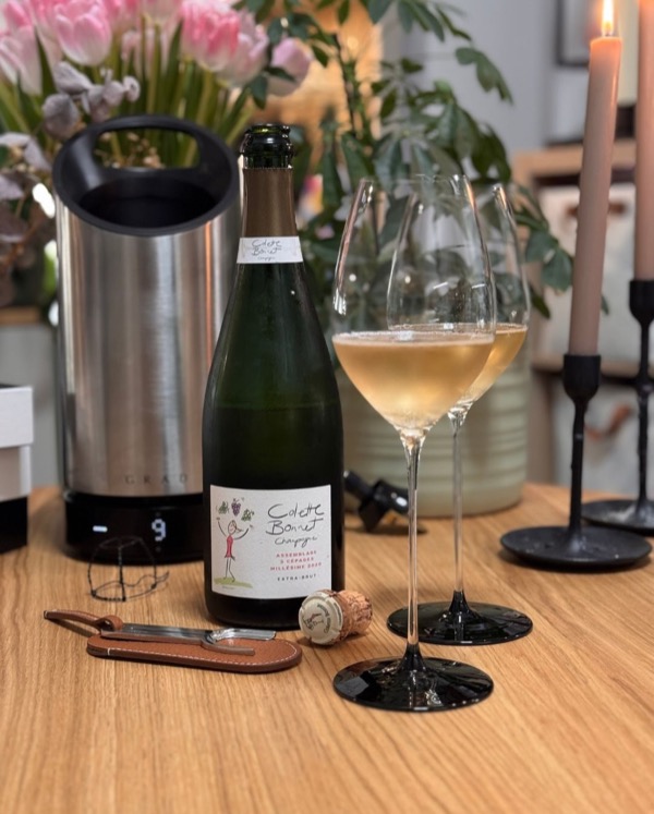 Gestern hatte ich mal wieder einen echten Geheimtipp: Den „Assemblage 3 Cépages“ Millésime 2020 von @champagnecolettebonnet .

Colette Bonnet…
