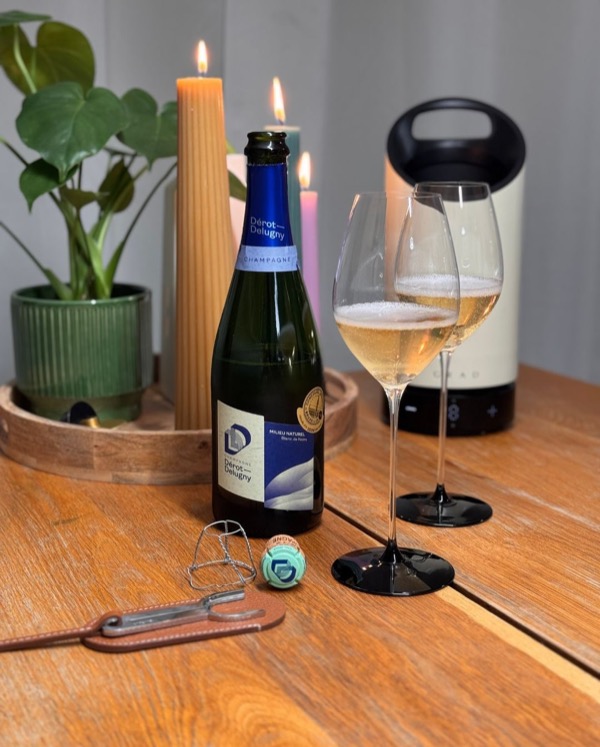 Manchmal ist das Öffnen fast genauso spannend wie das Trinken.

Endlich kam mein @laclaye – LA CLASSIQUE 1938 zum ersten Einsatz – das kleine…