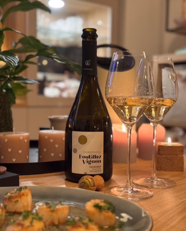 Nach den Austern (aus dem vorigen Post) ging’s für einen ruhigen und sinnlichen Abschluss des Abends weiter mit Jakobsmuscheln.

Ein kompletter…