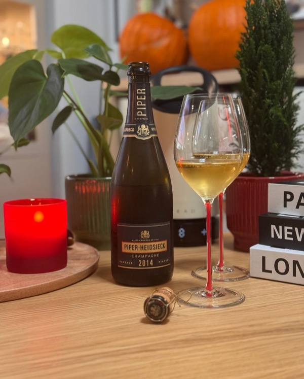 Wer kennt es nicht: Man will einfach mal abschalten – und greift trotzdem alle fünf Minuten wieder zum Handy. 

​Noch eine Nachricht, noch eine Idee,…