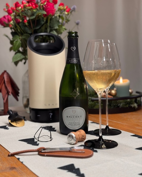 Der Saint-Nicaise 2015 von @domainebauchet hat gestern genau diese ruhige, warme Stimmung getroffen, die man sich für einen entspannten Abend…