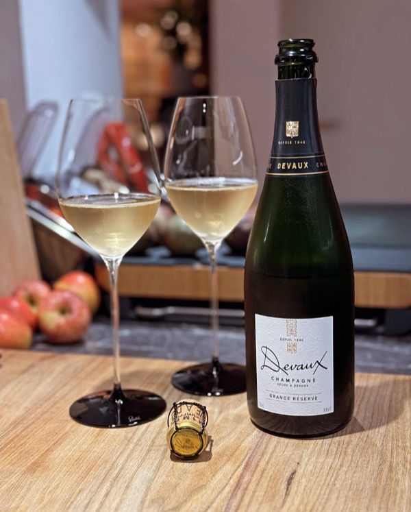 Gestern stand wieder ein Champagner-Haus auf dem Programm, das ich bisher noch nicht probiert hatte – @champagne_devaux ! Genauer gesagt die Grande…