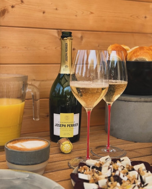 Nach einer regnerischen Woche heute: Sonne, frische Luft, Sonntag – und das perfekte Frühstück dazu. 
Nichts durchgeplant, einfach ein buntes…