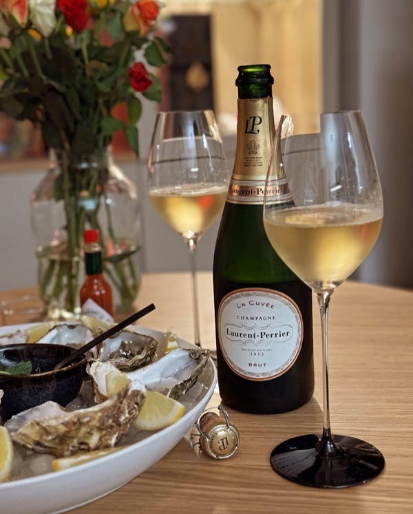 Gestern Abend lief es mal wieder anders als geplant. Eigentlich sollte es der Vincent Perseval - Blanc de Blancs 2019 zu den Austern werden – doch…
