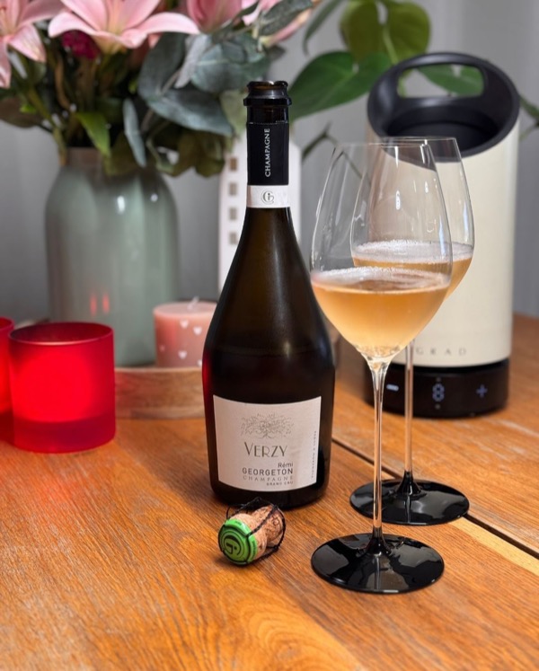 Gestern Abend habe ich den @remi_georgeton – Verzy Grand Cru Millésime 2020 geöffnet.

Von allen Flaschen im Sortiment schien mir dieser Jahrgang der…