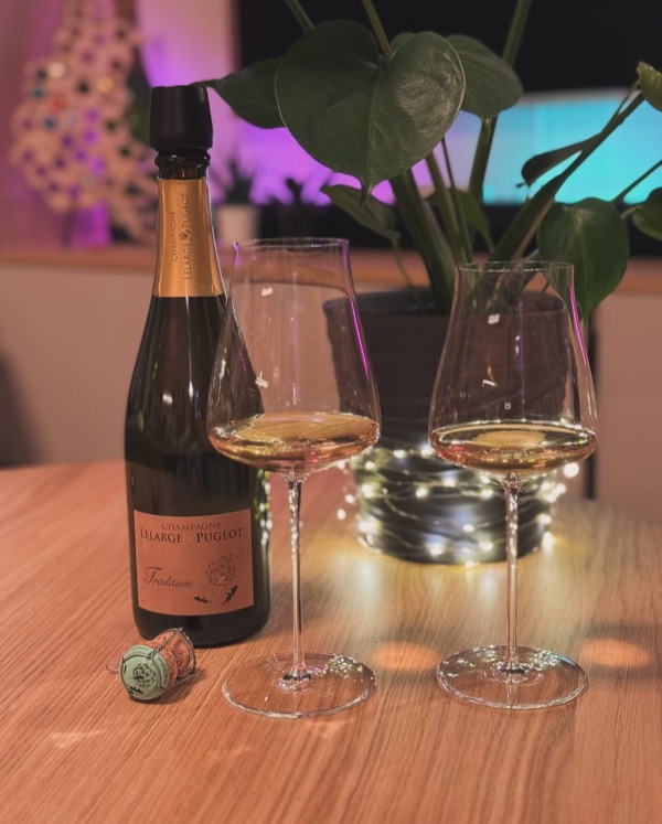 Vor über 10 Jahren habe ich im Rahmen eines Projekts für eine Weinverkostung und ein Feature in einem Print-Magazin Gläser von @eisch_glass ,…