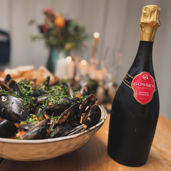 Der zweite Tag in Folge mit frischen Muscheln – ja, der Besuch beim Fischhändler meines Vertrauens hat sich definitiv gelohnt. Diesmal gab es…