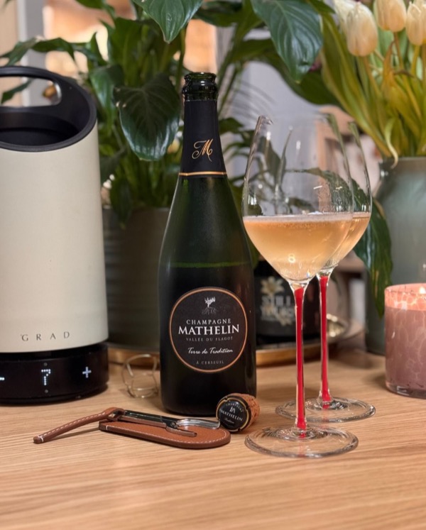 Heute habe ich einen  äechter Klassiker aus dem Herzen der Marne geöffnet, der seinem Namen alle Ehre macht: Den „Terre de Tradition“ Brut von…