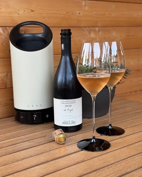 Heute mal wieder Pinot Pur – aber eben nicht irgendein Blanc de Noirs, sondern ein Ausdruck von tiefer Handarbeit, selektiver Massalvermehrung und…