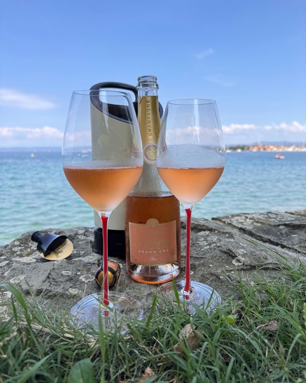 Ich meine… wenn man mit drei Stunden Fahrt ans Meer kommt – sollte man das auch nutzen, oder?

Also haben wir kürzlich einfach die Kinder, ein paar…