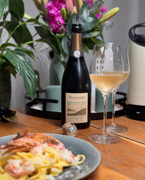 Frische Pasta, gegrillte argentinische Rotgarnelen und eine Zitronen-Salbei-Butter – das war der Plan für gestern Abend.

Und dazu der Les Versants…