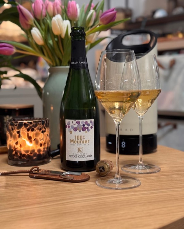 Erdbeermarmelade, Quittengelee und ein Hauch von Kakao – wer bei Meunier nur an „einfache Frucht“ denkt, sollte mal den Millésime 2016 von…