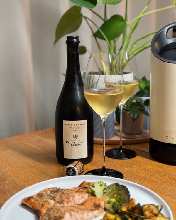 Great stories are never written alone.
​
​Mit diesem Leitsatz präsentiert sich das Champagnerhaus @champagne.pointillart.leroy – und genau so fühlt…