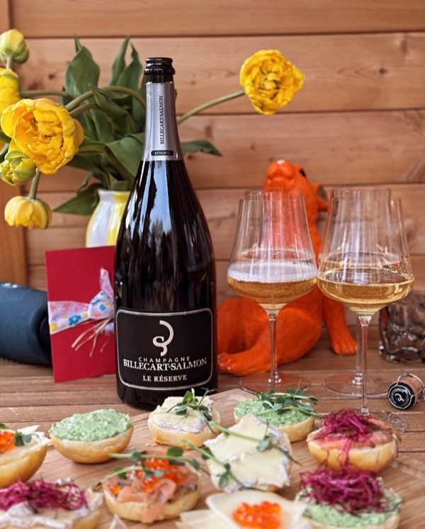 Am Abend kamen gestern noch Freunde vorbei – um Ostern 🐣 und den Geburtstag meiner Frau 🎂 gemeinsam ausklingen zu lassen. 
​ 
Draußen volles…