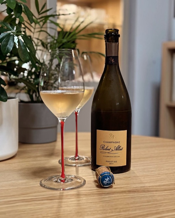 Gestern, nach einem letzten Zoom-Call bis 21:30 Uhr war klar: Ein langer, intensiver 15-Stunden-Tag verdient einen würdigen Abschluss. Und was könnte…