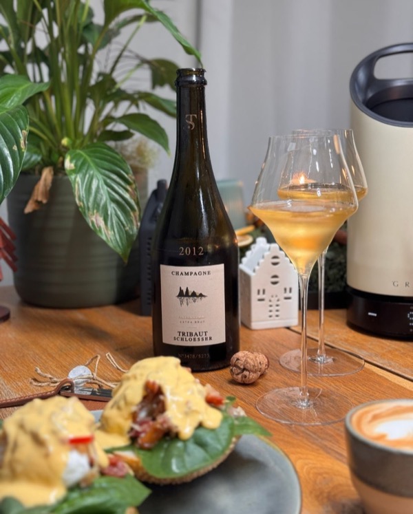 Wenn der Tag so beginnt wie heute, dann ist eigentlich alles gut :) 

Mit einem reichhaltigen Brunch mit der Familie und einem passenden Champagner…