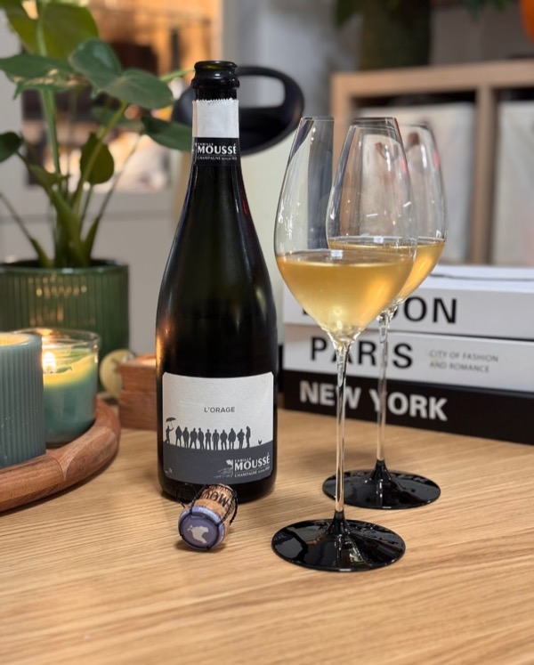 Nach dem stressigen Freitag und einer kleinen Halloween-Party war gestern Abend einfach Stille angesagt. 
​
Dazu die erste Flasche aus einem breiten…