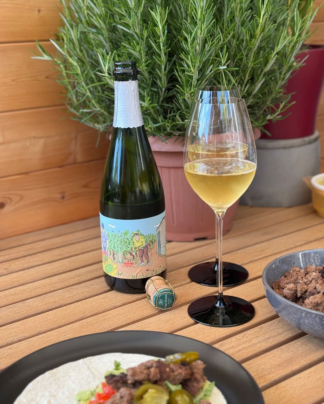 Grill, Gemüse, Wraps. Und im Glas? Präzision pur. ​ ​Heute Mittag war die Stimmung so frei wie das Essen. Die Kinder wollten Wraps – Freestyle natürlich – mit allem, was dazugeh… (7)
