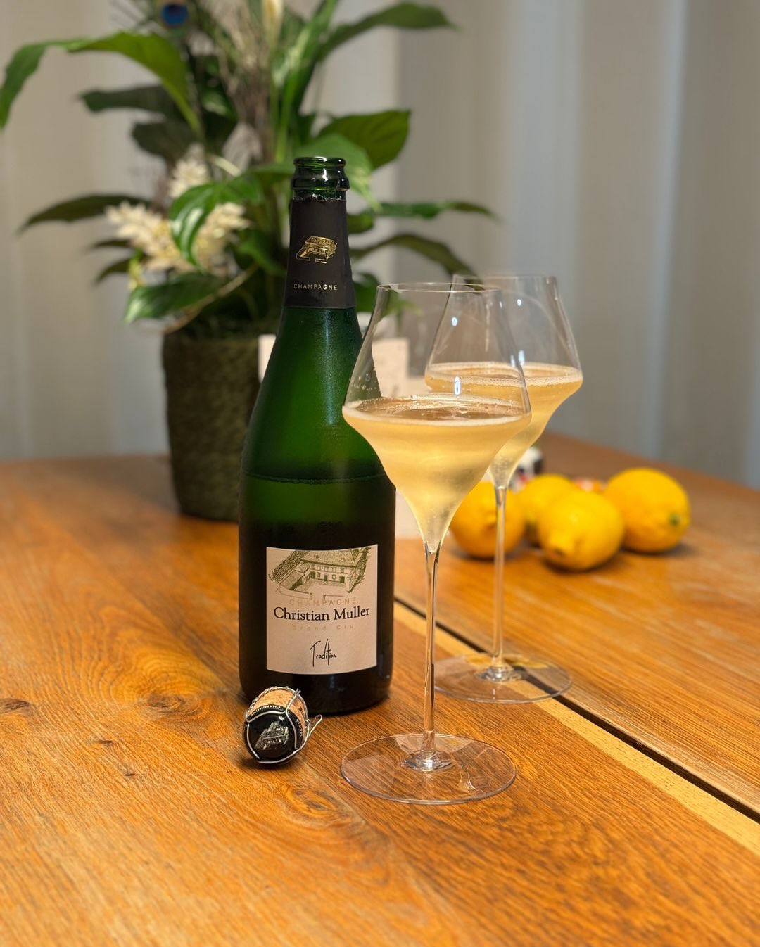@champagnechristianmuller – Tradition – Grand Cru. ​ ​Wie der Name schon sagt: Diese Cuvée steht für die Tradition der Champagne. Erzeugt aus 30 verschiedenen Parzellen in Maill… (1)