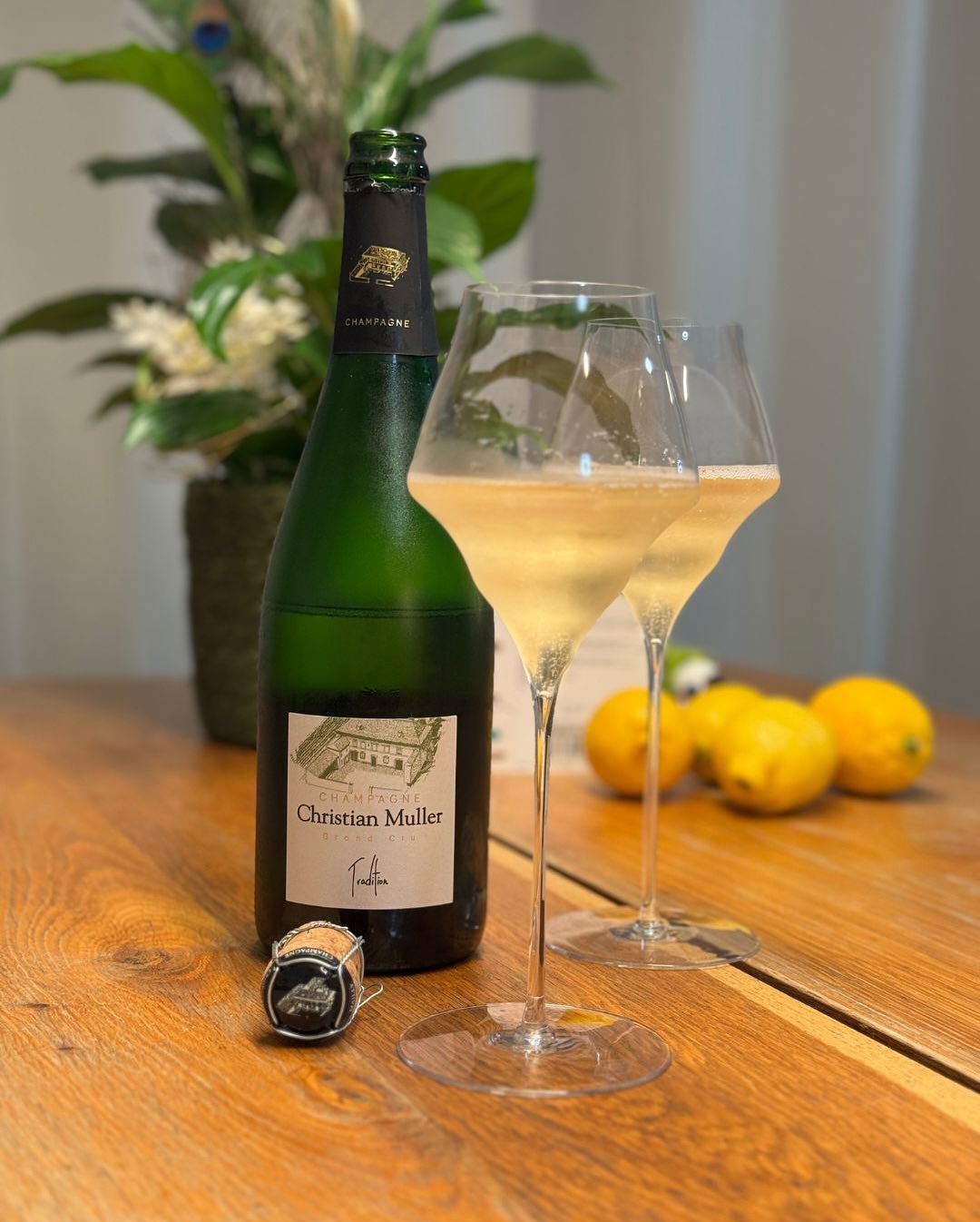 @champagnechristianmuller – Tradition – Grand Cru. ​ ​Wie der Name schon sagt: Diese Cuvée steht für die Tradition der Champagne. Erzeugt aus 30 verschiedenen Parzellen in Maill… (3)