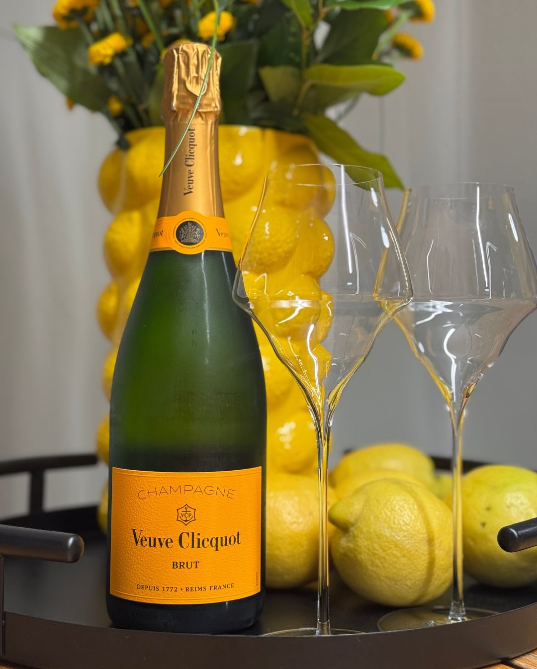 Heute mal wieder ein Klassiker im Glas: @veuveclicquot – Yellow Label Brut. Mich interessiert: ​Welche Flasche von Veuve Clicquot würdet ihr empfehlen? ​ Sollte ich unbedingt di… (3)
