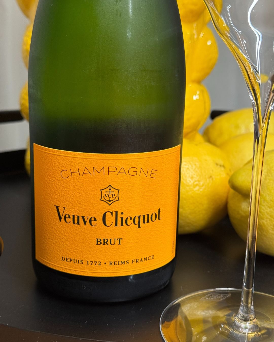 Heute mal wieder ein Klassiker im Glas: @veuveclicquot – Yellow Label Brut. Mich interessiert: ​Welche Flasche von Veuve Clicquot würdet ihr empfehlen? ​ Sollte ich unbedingt di… (5)