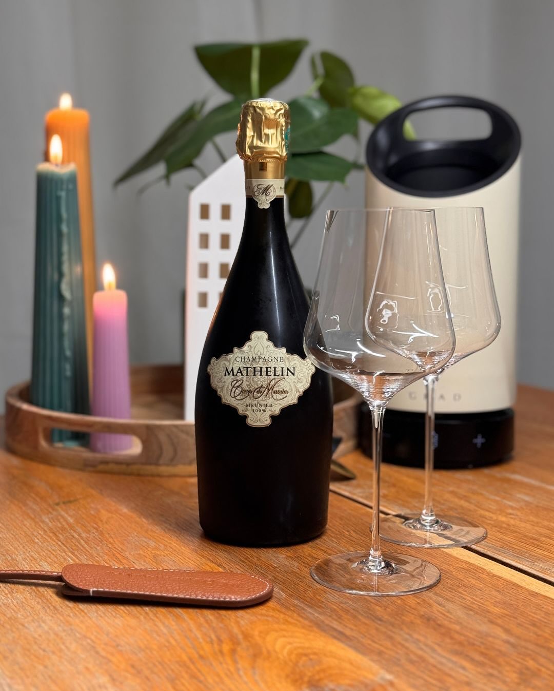 Wie stark lässt du dich von der Optik einer Flasche beeinflussen? ​ Ich versuche es eigentlich komplett auszublenden. Meine Frau – Designerin – bewertet das aber immer mit. Und … (3)