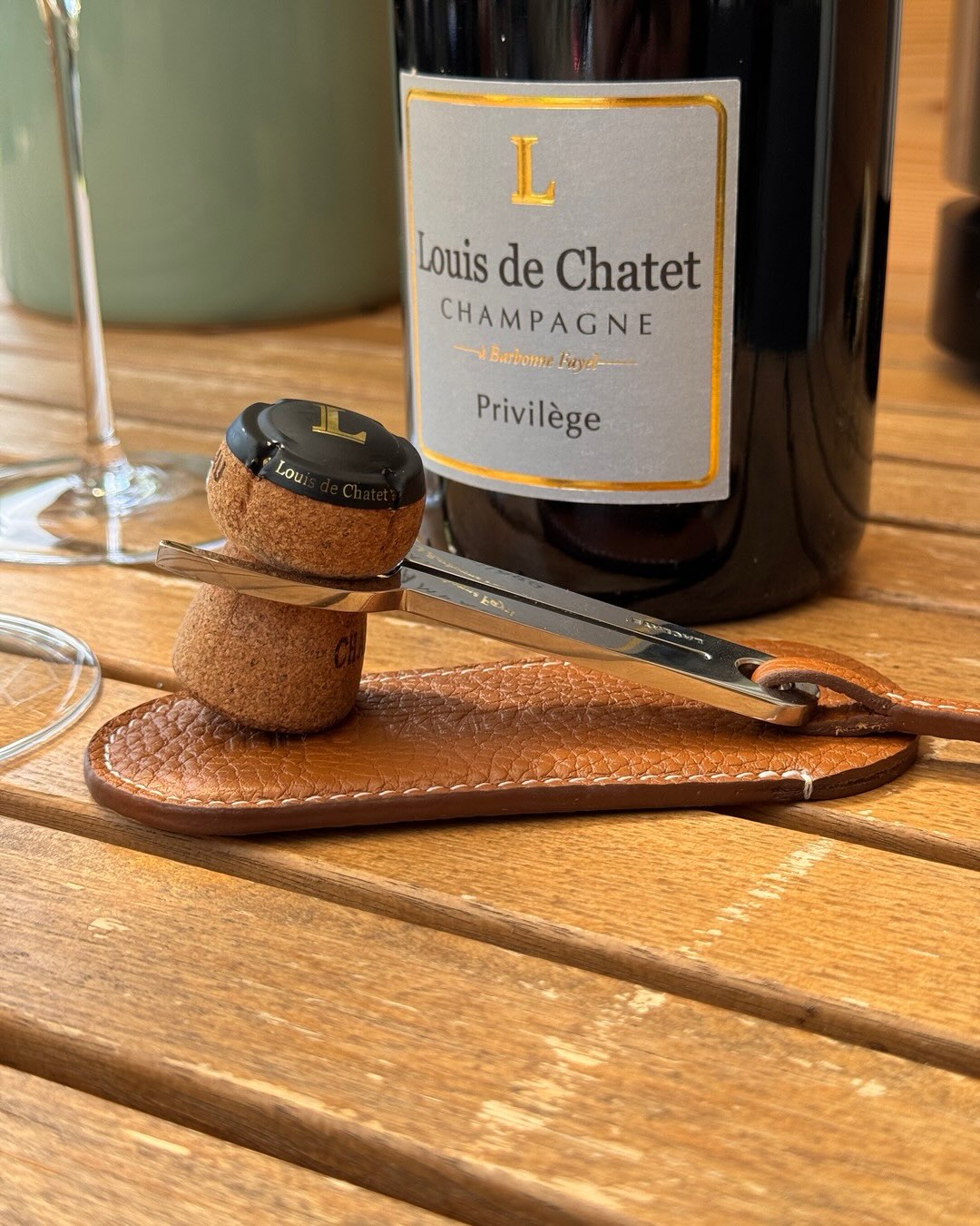 Der Privilège von @louis_de_chatet ist eine Cuvée aus Barbonne-Fayel. Das liegt nicht in den klassischen Grand-Cru-Lagen der Côte des Blancs, sondern an der Côte de Sézanne. Das… (5)