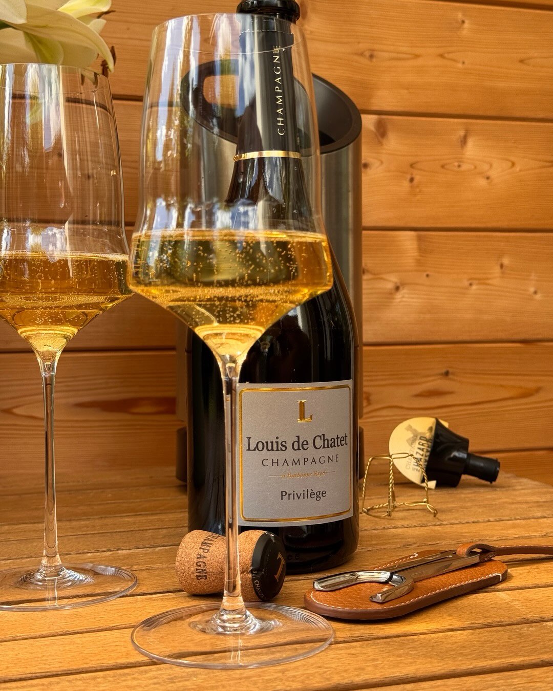 Der Privilège von @louis_de_chatet ist eine Cuvée aus Barbonne-Fayel. Das liegt nicht in den klassischen Grand-Cru-Lagen der Côte des Blancs, sondern an der Côte de Sézanne. Das… (9)