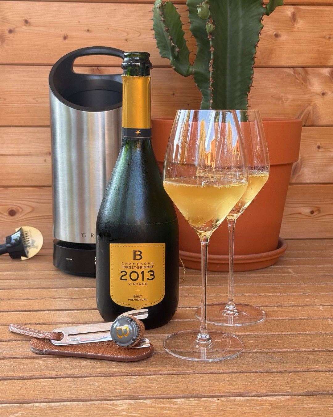 2013 war in der Champagne kein einfacher Jahrgang. Kühler Sommer, späte Lese, viel Selektionsarbeit. Deshalb finde ich es spannend, was ein Haus daraus macht, das Jahrgangschamp… (1)