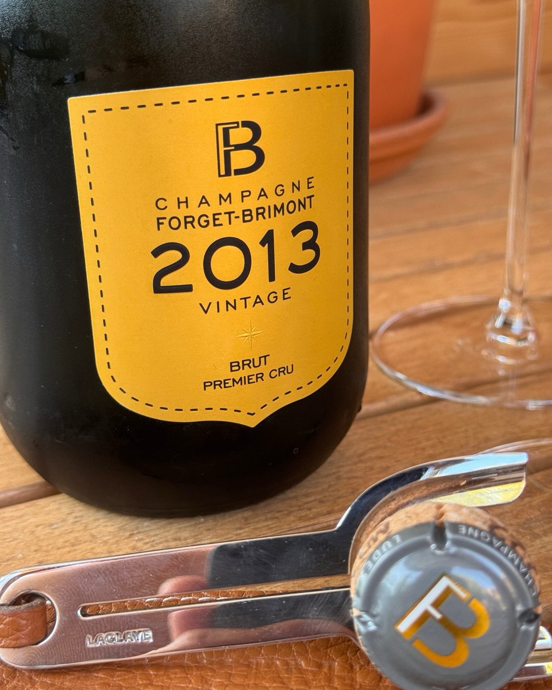 2013 war in der Champagne kein einfacher Jahrgang. Kühler Sommer, späte Lese, viel Selektionsarbeit. Deshalb finde ich es spannend, was ein Haus daraus macht, das Jahrgangschamp… (5)
