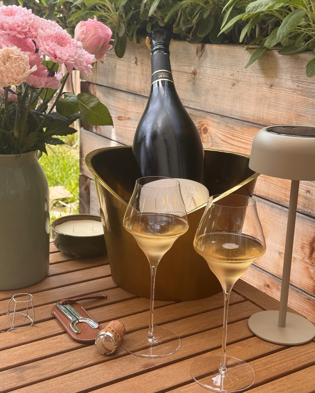 Ein Jeroboam verändert alles. Ich kenne die Brut Eulalie von @champagne_edouard_duval bereits aus der 0,75-Liter-Flasche. Frische rote Frucht, Kirsche, Himbeere, eine zarte Bais… (9)