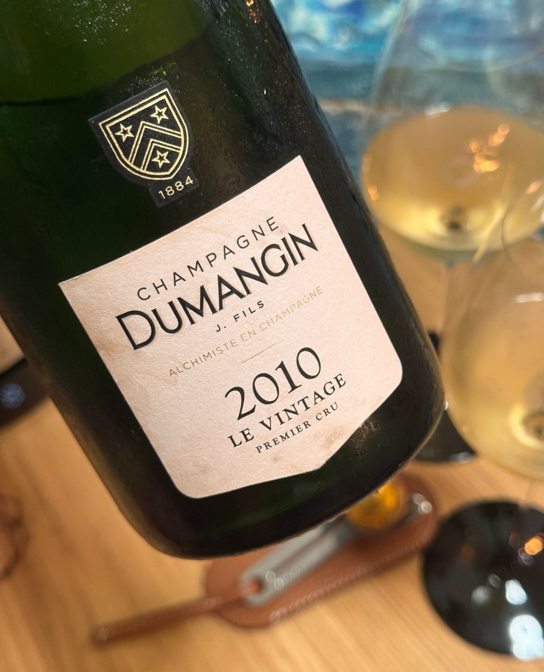 2010 ist der Jahrgang, der für mich immer ein ganz besonderer sein wird. ❤️ Dieses Jahr durfte @champagnedumangin dieses 16. Jubiläum mit seiner 2010er Vintage Cuvée begleiten. … (10)