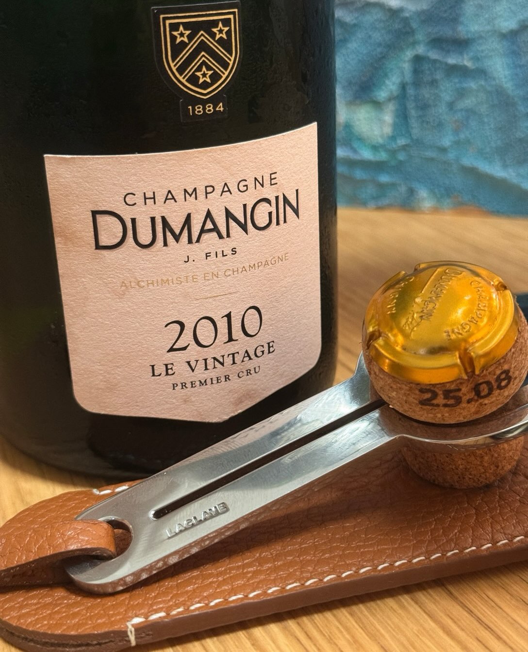 2010 ist der Jahrgang, der für mich immer ein ganz besonderer sein wird. ❤️ Dieses Jahr durfte @champagnedumangin dieses 16. Jubiläum mit seiner 2010er Vintage Cuvée begleiten. … (5)