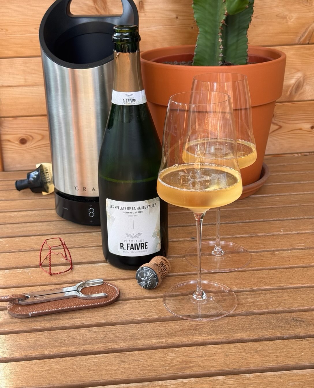 Hefeweizen. Ja, wirklich. Das war mein erster Gedanke beim Öffnen dieser Flasche. @champagnefaivre ist ein kleines Winzerhaus aus Belval-sous-Châtillon, tief in der Vallée de la… (8)