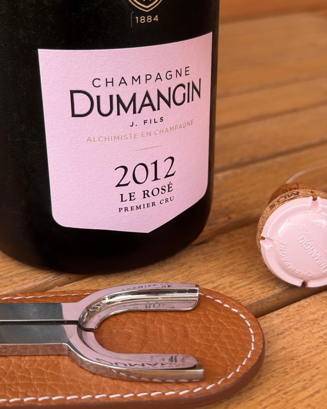 Dieser Rosé hat 14 Jahre auf der Hefe verbracht, bevor er in meinem Glas gelandet ist. Und direkt im Vergleich mit dem 2010er Vintage von @champagnedumangin wird klar, was das H… (5)
