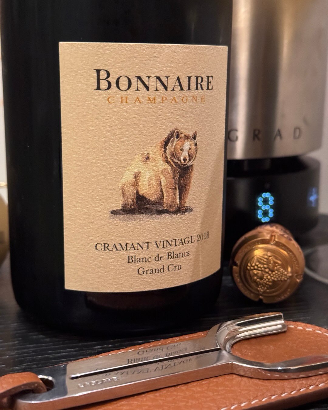 Der Cramant Vintage 2018 Blanc de Blancs von @bonnaireclouet kommt direkt aus Cramant, einem der wenigen Dörfer in der Côte des Blancs mit Grand-Cru-Status für Chardonnay. Bonna… (5)