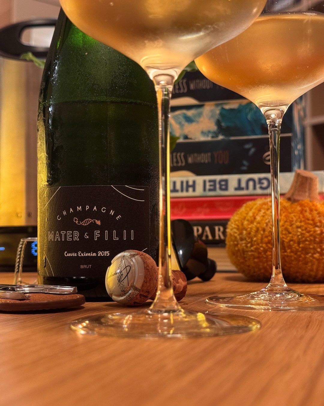 Ich bin ja immer ein Fan von speziellen Stilen. Besonderheiten, die einer Flasche einen Wiedererkennungswert geben. Hier ist der größte Wiedererkennungswert vermutlich, dass noc… (10)