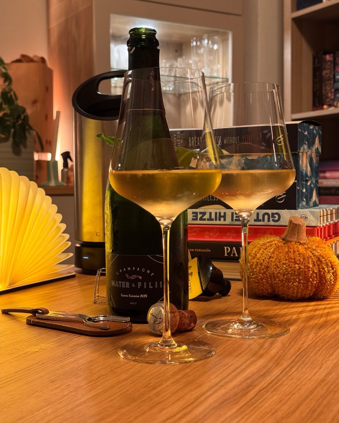Ich bin ja immer ein Fan von speziellen Stilen. Besonderheiten, die einer Flasche einen Wiedererkennungswert geben. Hier ist der größte Wiedererkennungswert vermutlich, dass noc… (8)