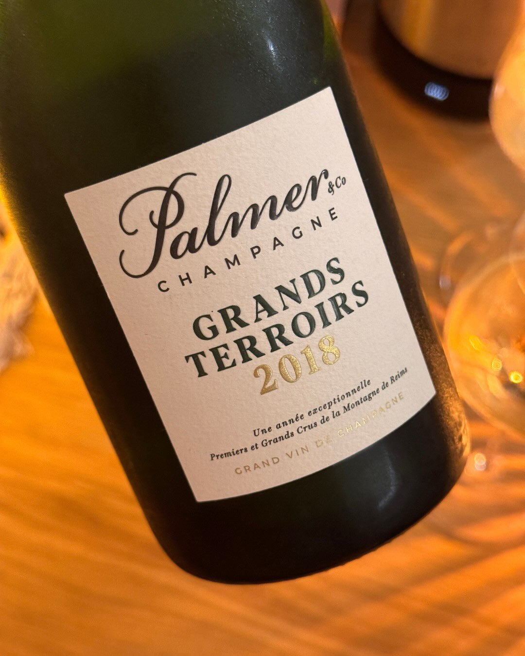 „Une année exceptionnelle.“ sagt das Etikett dieser 2018er Cuvée aus der Montagne de Reims. @champagnepalmer wurde 1947 von sieben Winzerfamilien in Reims gegründet und ist bis … (10)