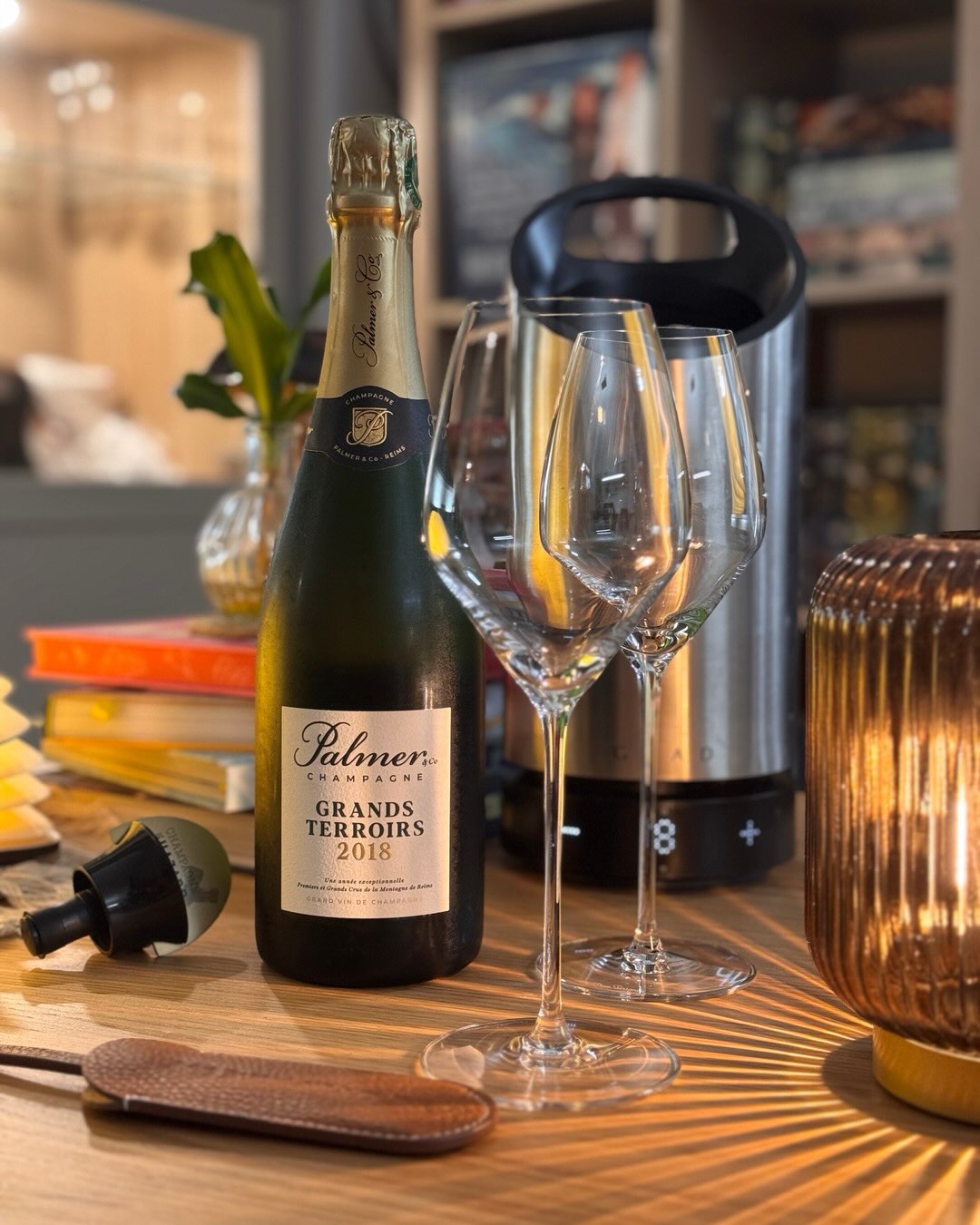 „Une année exceptionnelle.“ sagt das Etikett dieser 2018er Cuvée aus der Montagne de Reims. @champagnepalmer wurde 1947 von sieben Winzerfamilien in Reims gegründet und ist bis … (3)