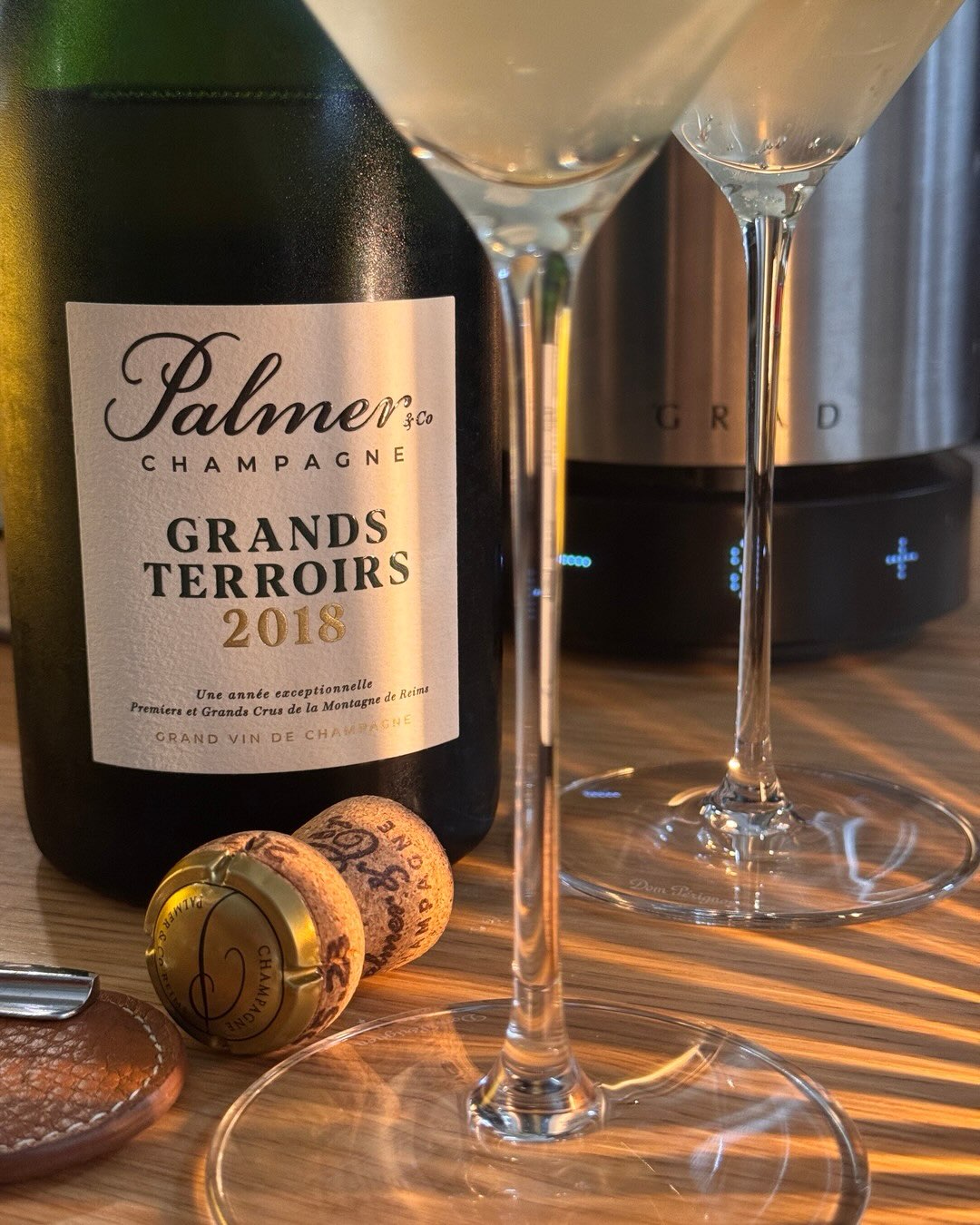 „Une année exceptionnelle.“ sagt das Etikett dieser 2018er Cuvée aus der Montagne de Reims. @champagnepalmer wurde 1947 von sieben Winzerfamilien in Reims gegründet und ist bis … (7)
